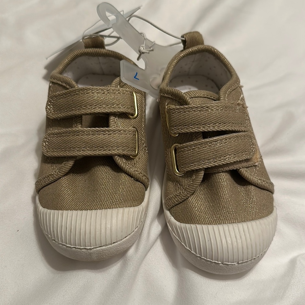 Cat & Jack size 7 shoes